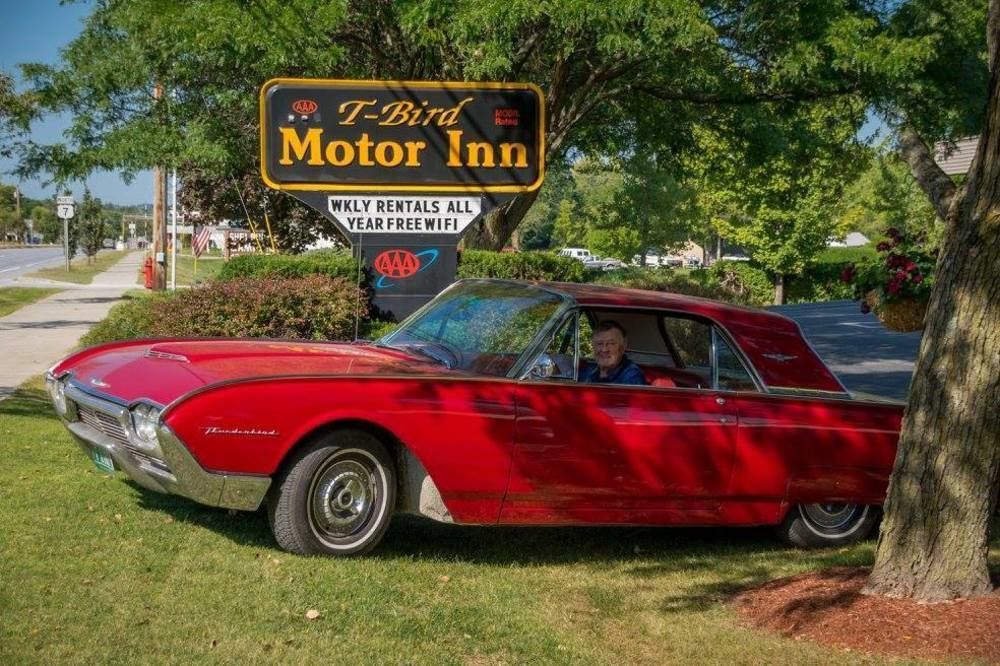 T-Bird Motor Inn Shelburne Kültér fotó
